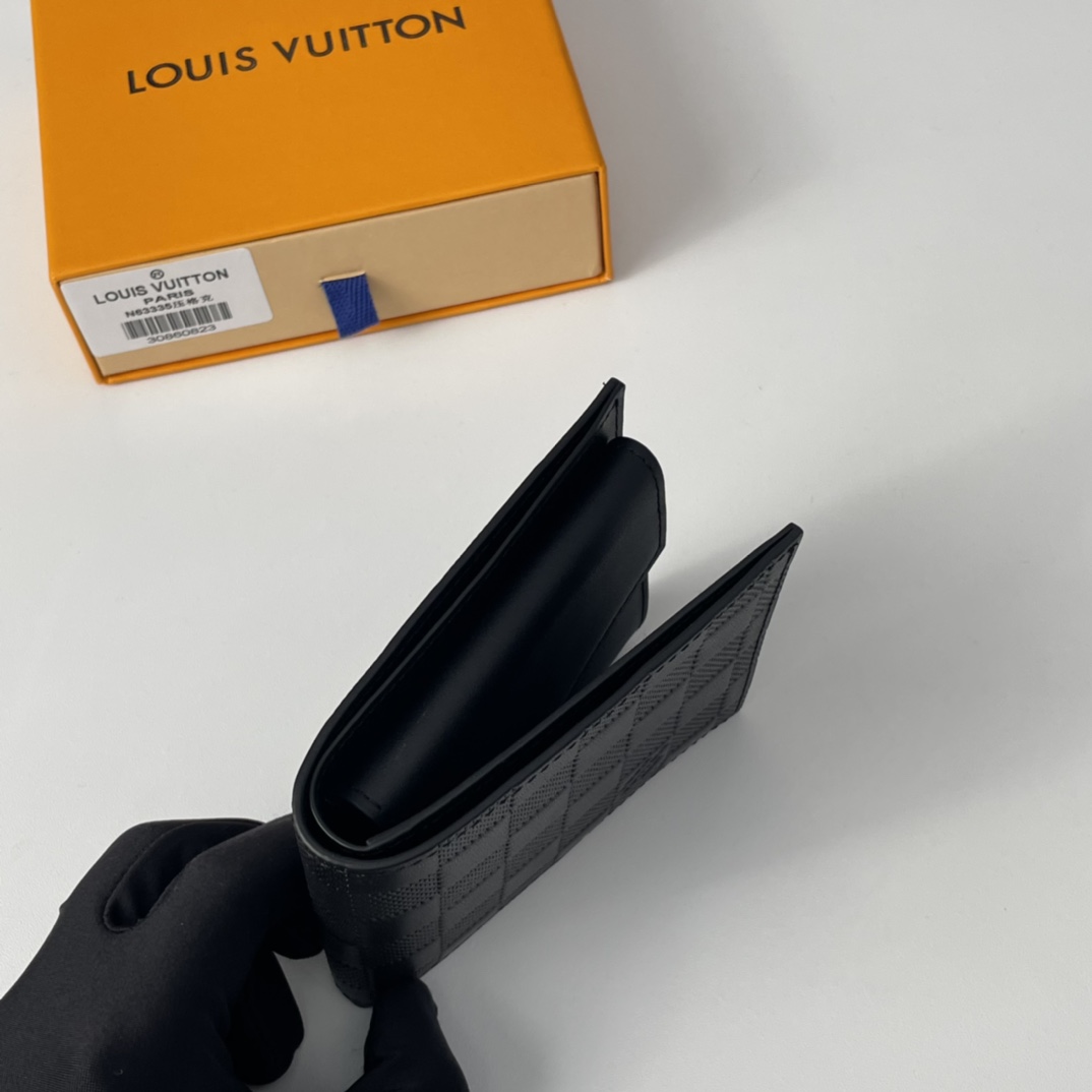 Louis Vuitton wallet （N63335）