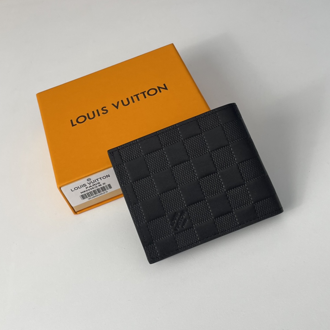 Louis Vuitton wallet （N63335）