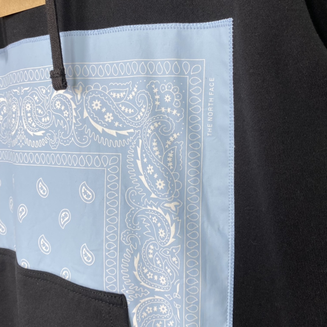 Supreme The North Face Bandana Hooded Sweatshirt White（SUP-SS22-449-1）