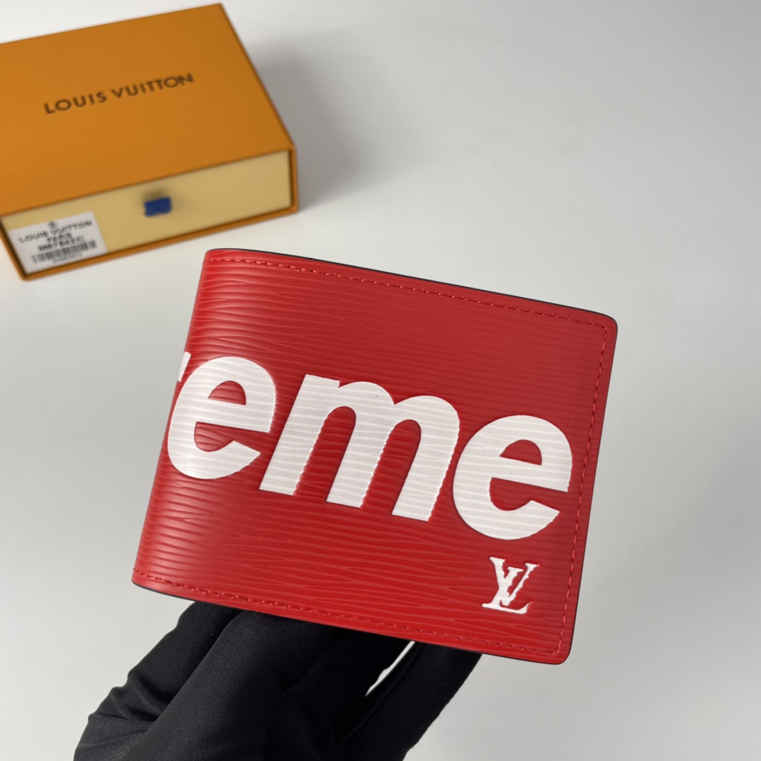 Louis Vuitton x Supreme Portefeuille Brazza "Red"(M67542）