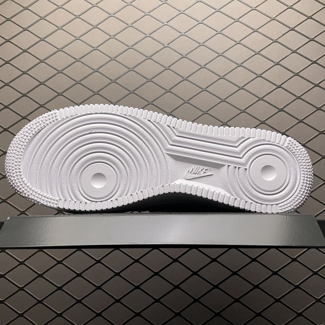 NIKE Air Force 1（CW2288-200）