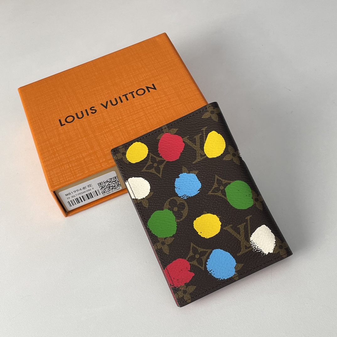 Louis Vuitton x Yayoi Kusama Passport Cover Monogram Painted Dots（M81994）