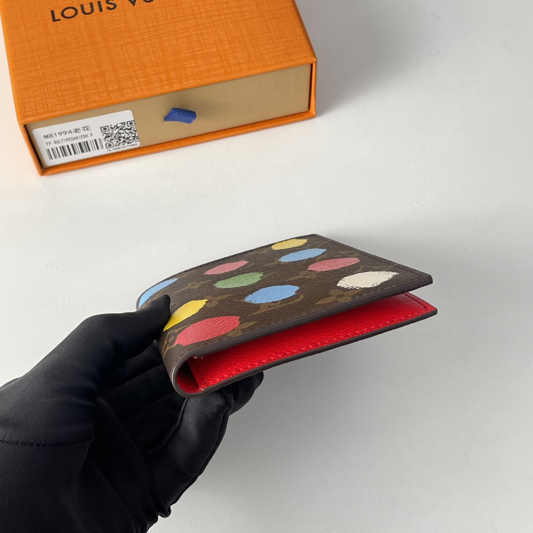 Louis Vuitton x Yayoi Kusama Passport Cover Monogram Painted Dots（M81994）