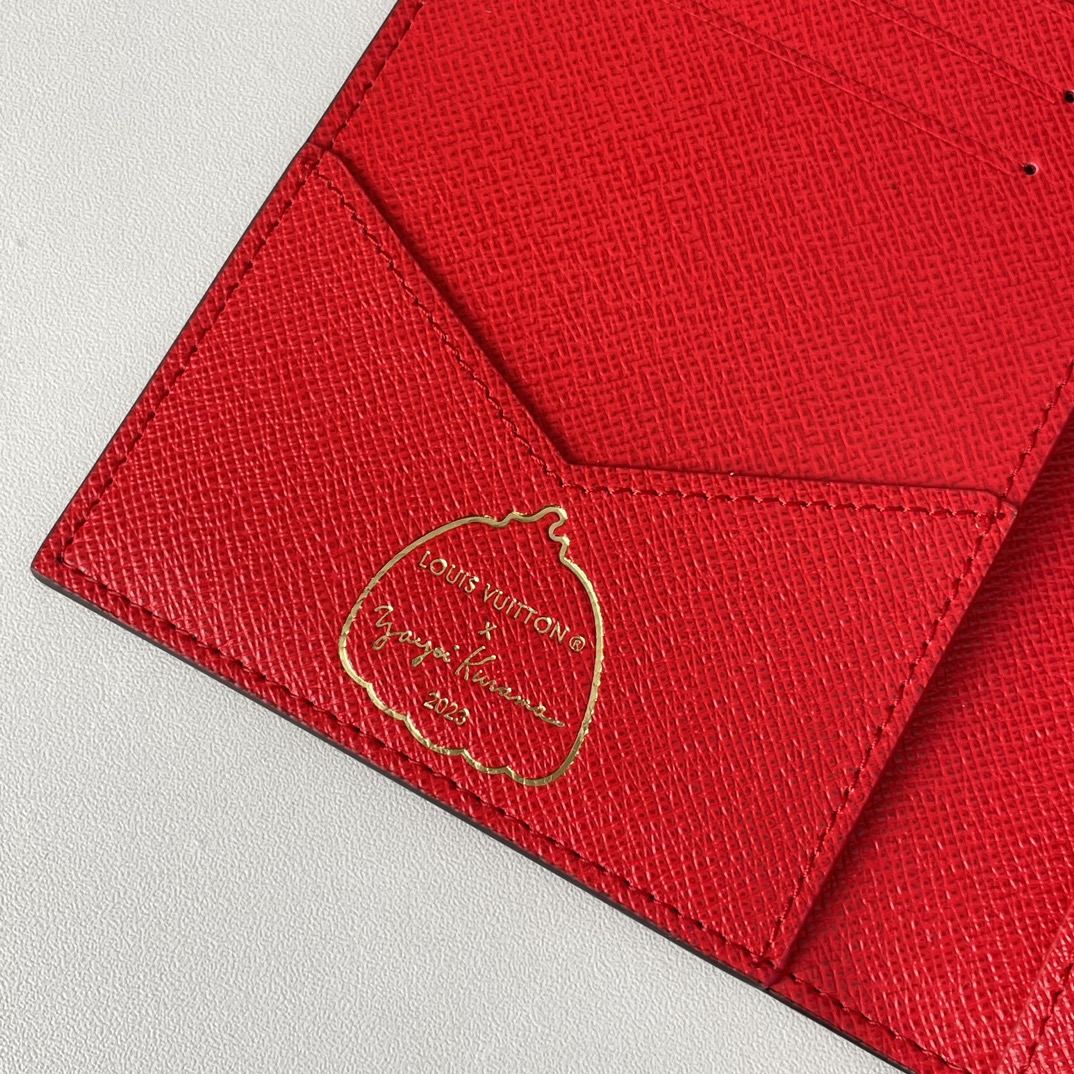 Louis Vuitton x Yayoi Kusama Passport Cover Monogram Painted Dots（M81994）