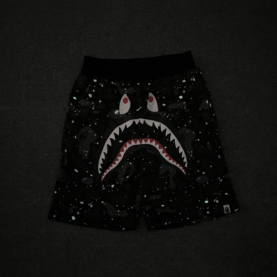 BAPE Space Camo Shark Sweat Shorts (SS21) White（1F30-153-006）