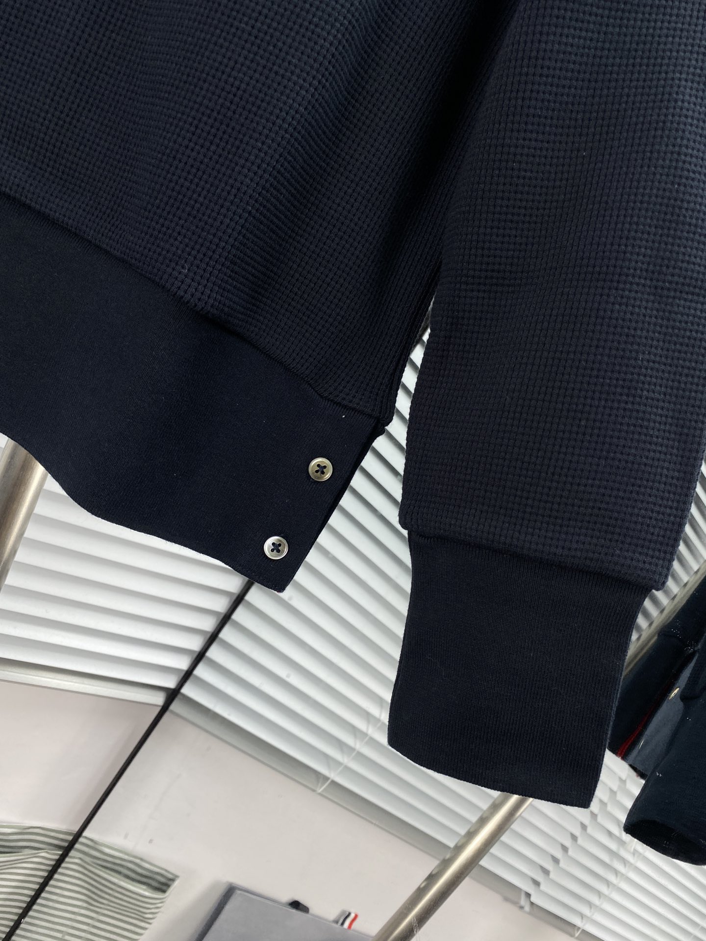 Thom Browne 4 Bar Raglan Sleeve Waffle Crew Sweat Navy (MJT205A-06452-415）