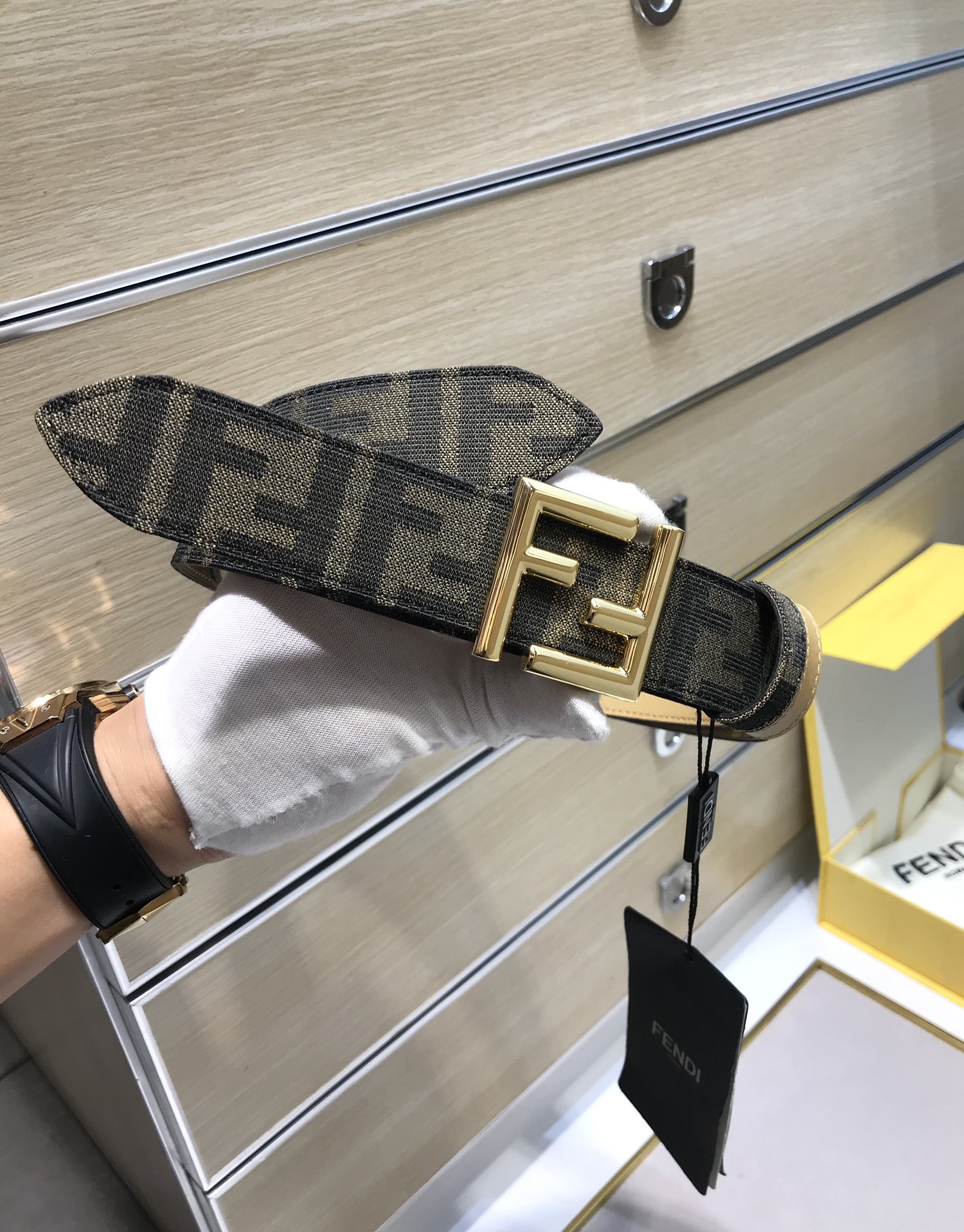 FENDI FF belt-reversible belt in beige leather and FF fabric（8C0686ANH7F1L2K）