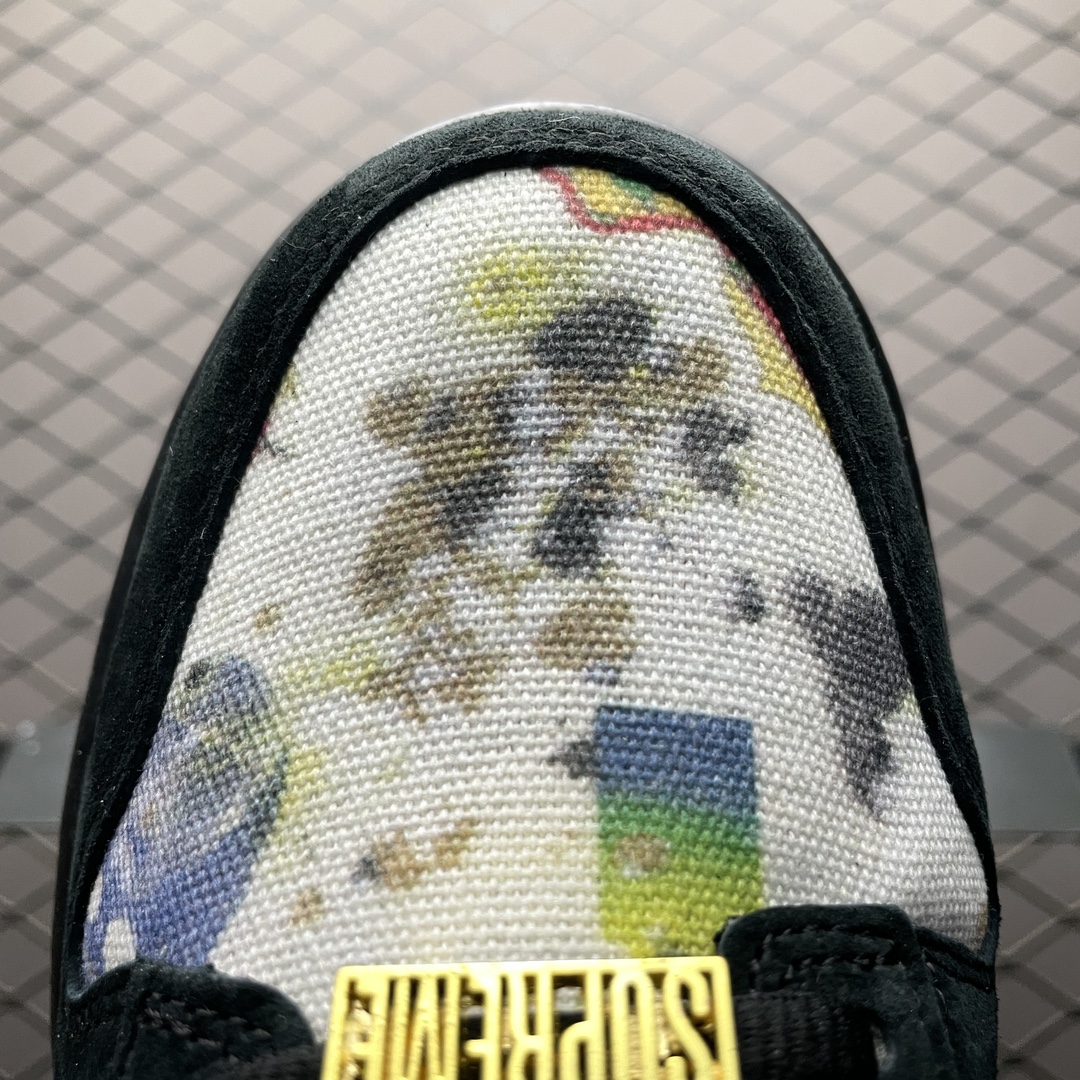 Supreme × Nike SB Dunk Low "Rammellzee"（FD8778-001）