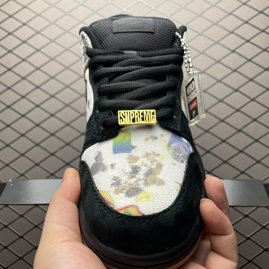 Supreme × Nike SB Dunk Low "Rammellzee"（FD8778-001）