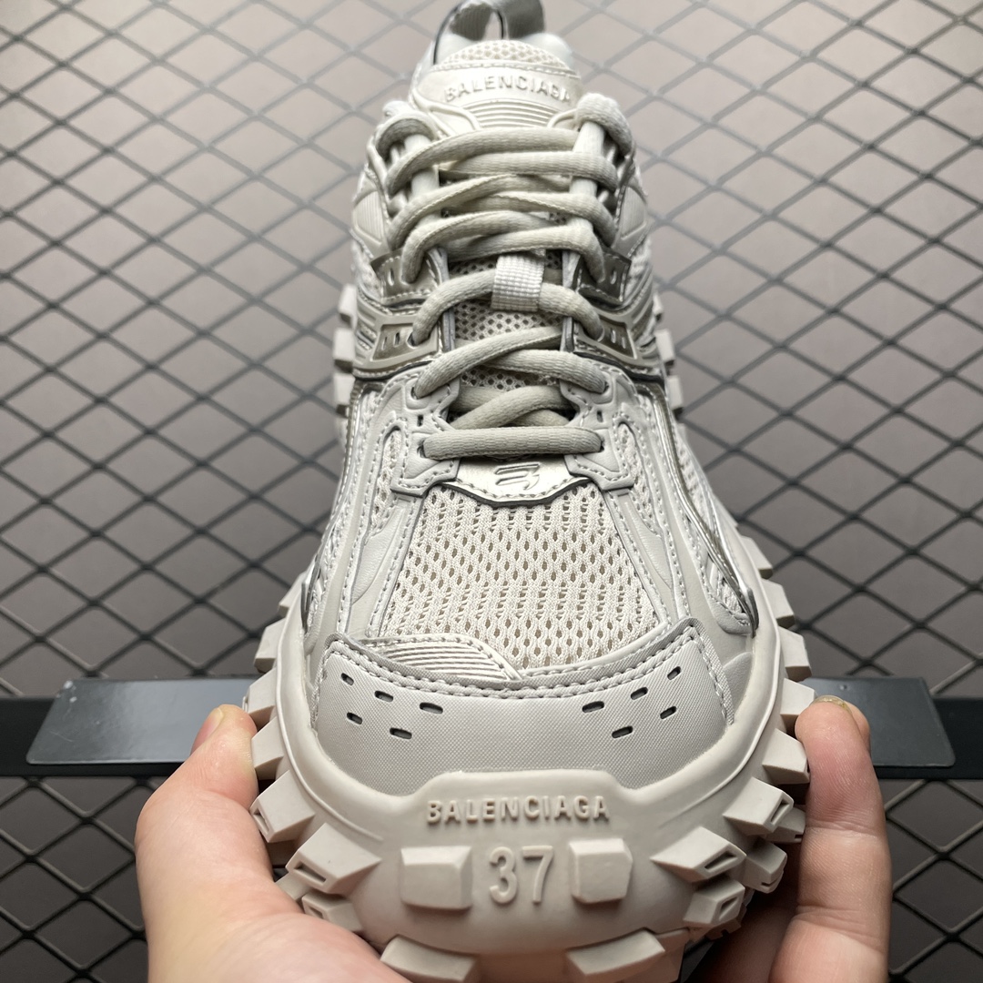 BALENCIAGA Defender "Beige"（685613W2RA69700）