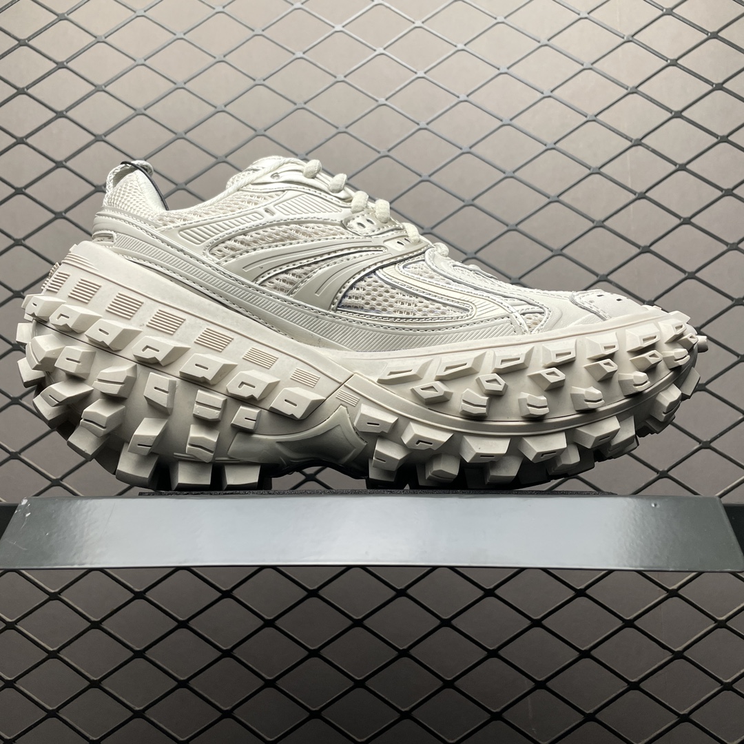 BALENCIAGA Defender "Beige"（685613W2RA69700）
