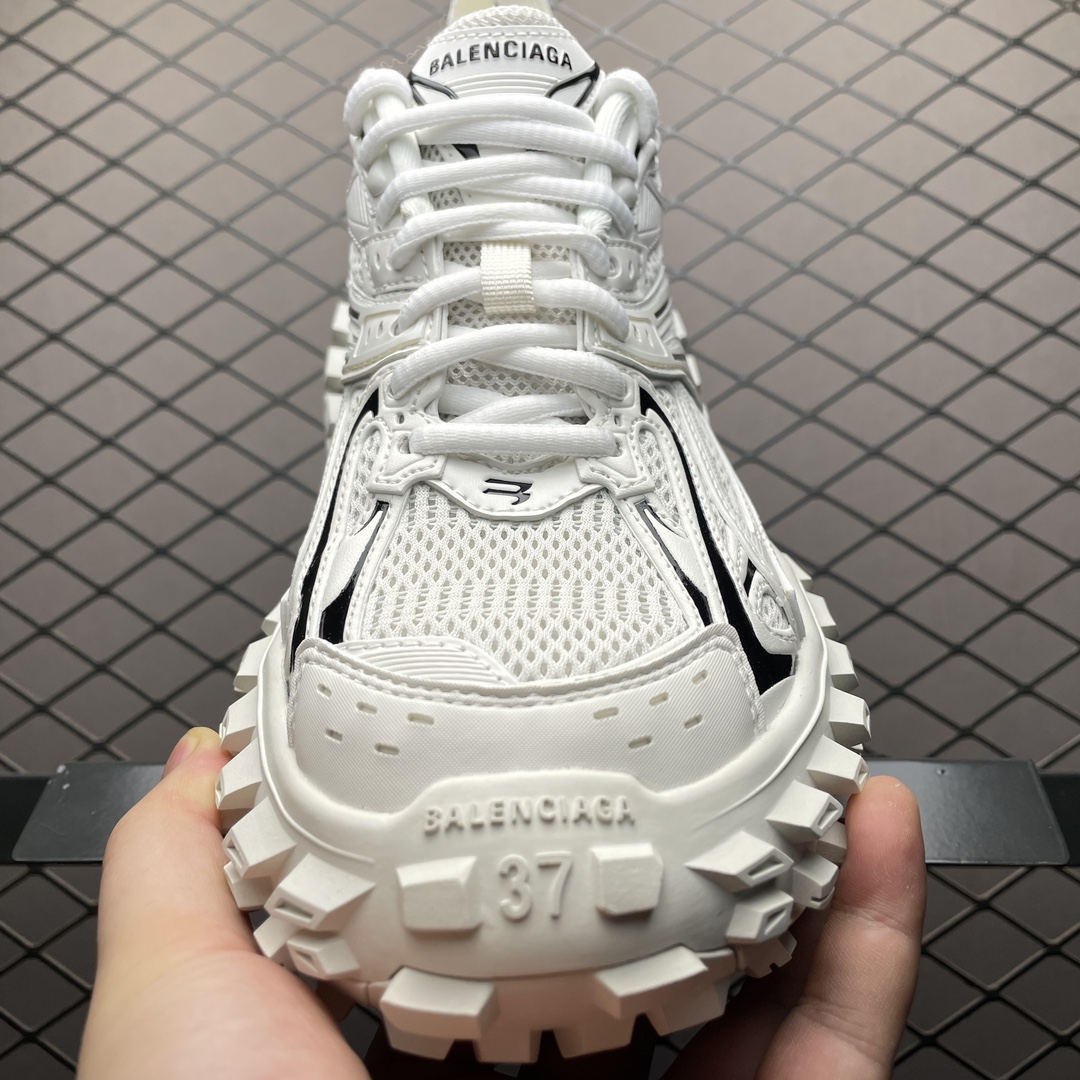 Balenciaga Defender Light Beige（685613W2RAA9110）