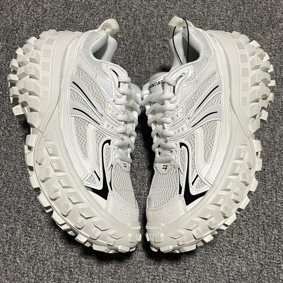 Balenciaga Defender Light Beige（685613W2RAA9110）