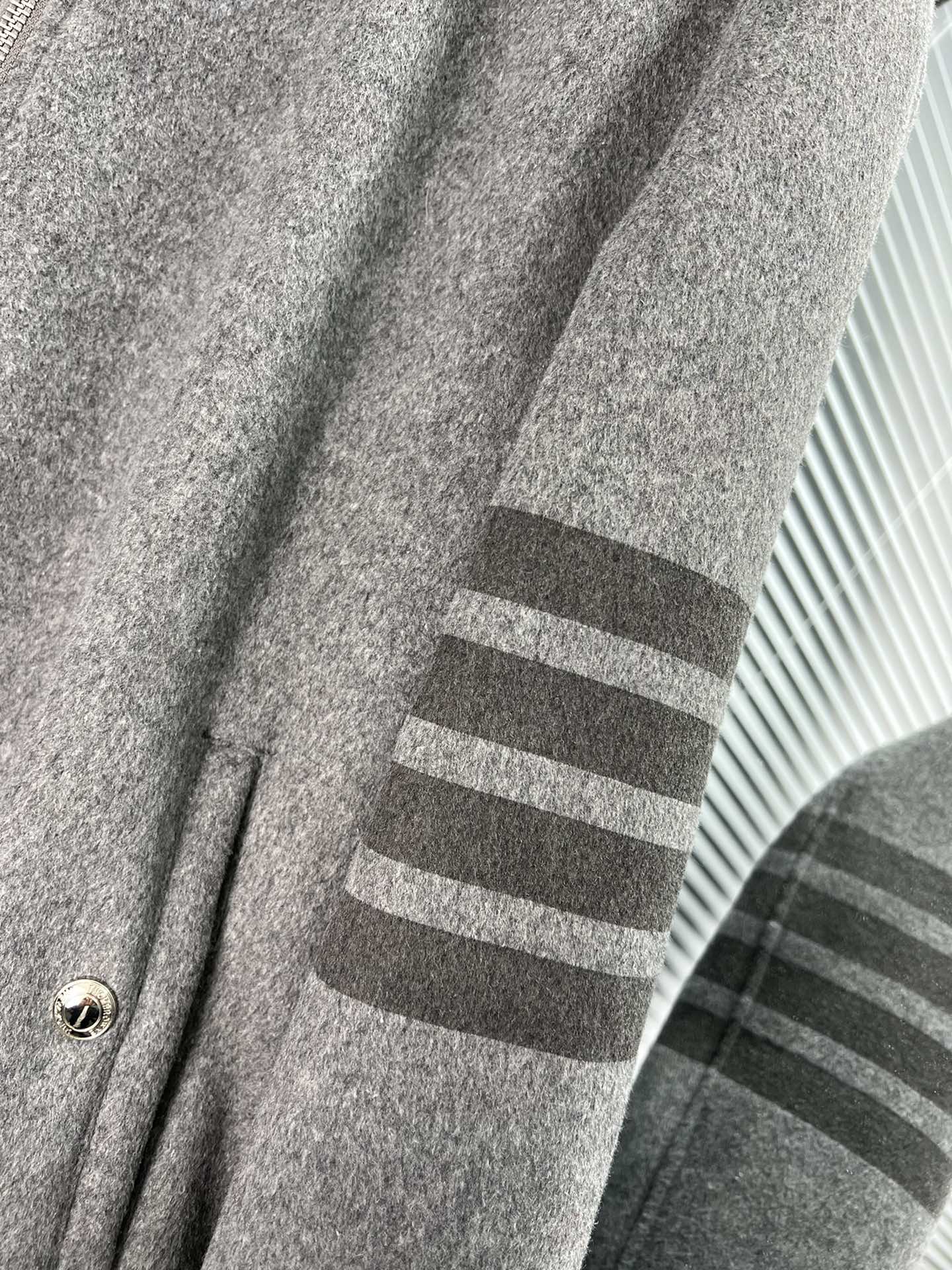 THOM BROW Navy Wool Cashmere Flannel Blouson Tonal 4-Bar Jacket  (MJO030A-06393-415）