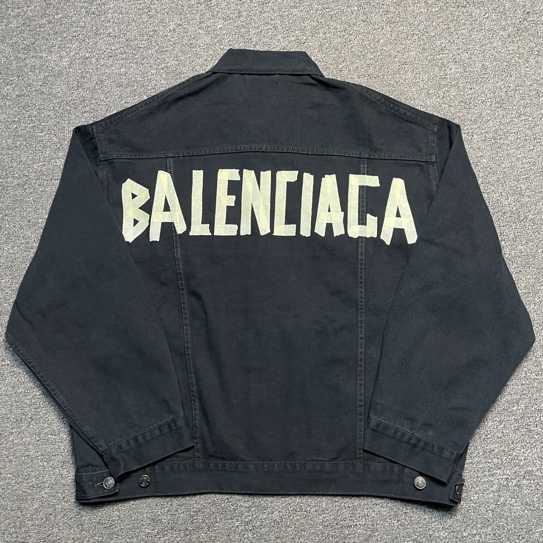 BALENCIAGA TAPE TYPE RIPPED denim jacket with logo(738738TNW111700）