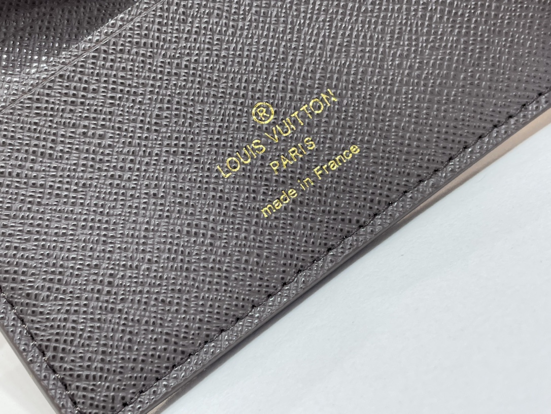 Louis Vuitton wallet (M83334）