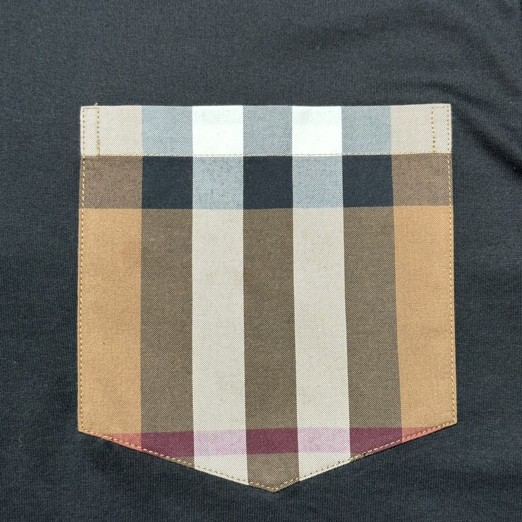 Burberry Cotton T-Shirt (80730301）