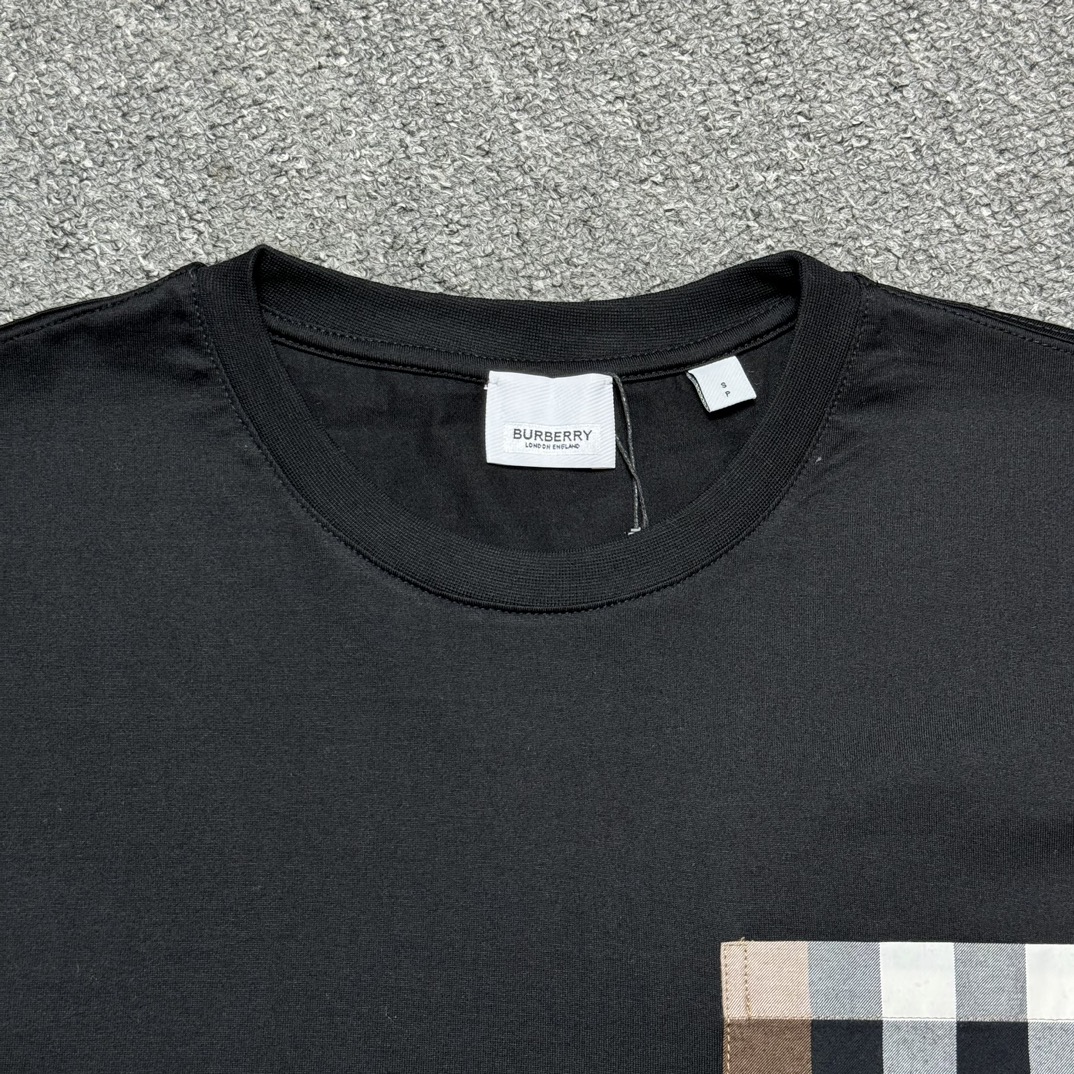 Burberry Cotton T-Shirt (80730301）
