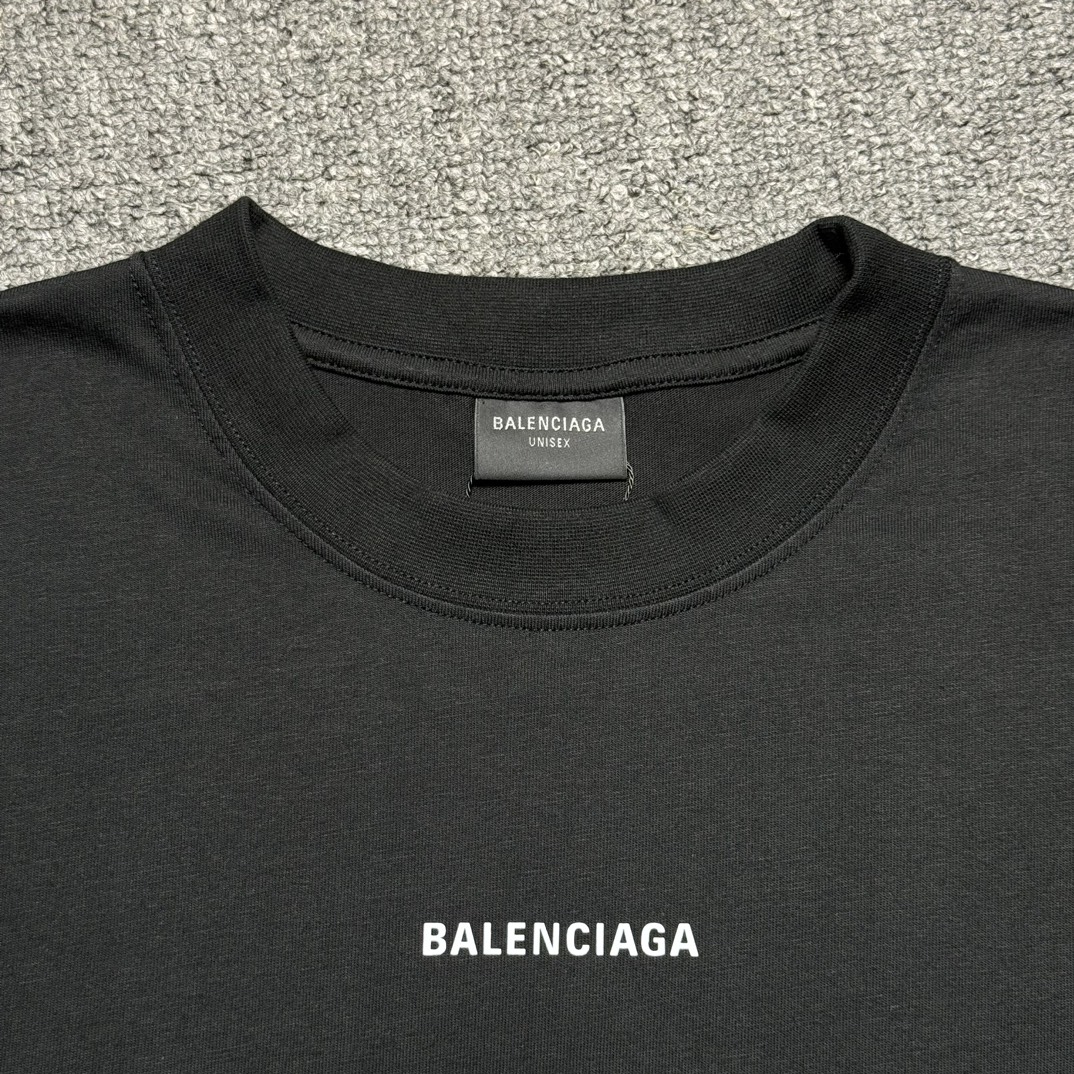 BALENCIAGA Glowing Letters T-shirt(764235TQVN11083）