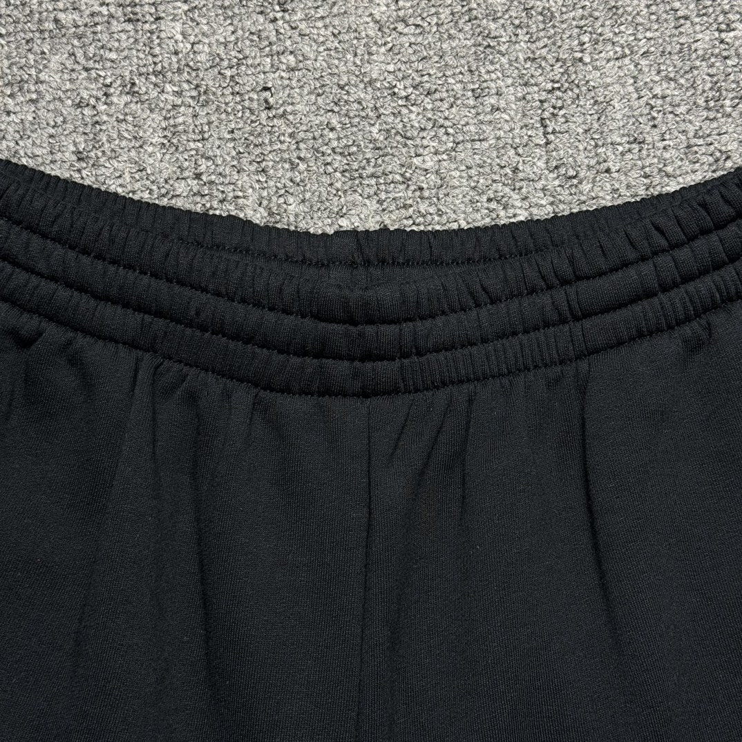 Balenciaga Sweat Shorts（676137TOVO61070）