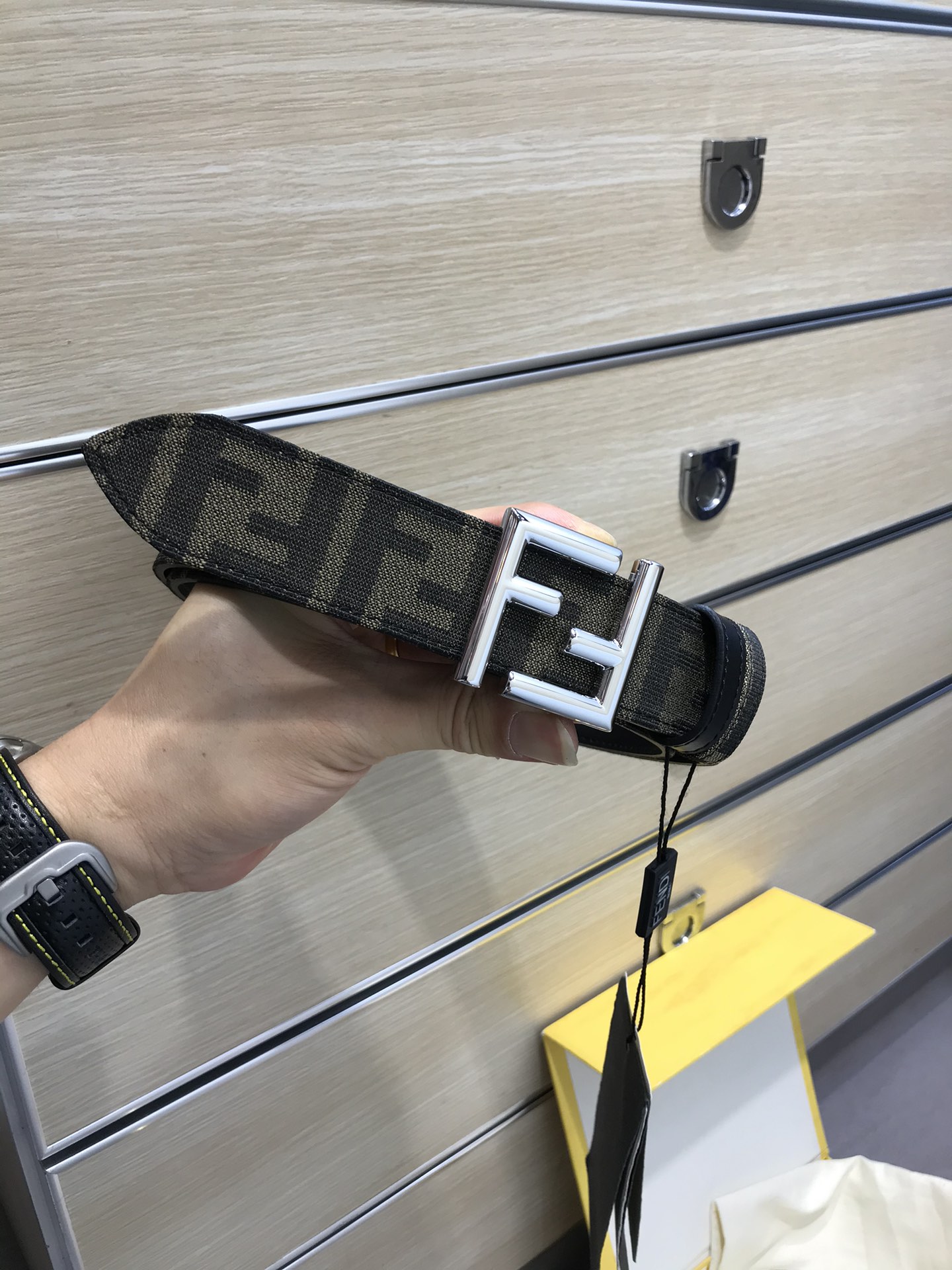 FENDI FF Reversible Belt, made of black leather and FF fabric（8C0686ANH7F1L2J）