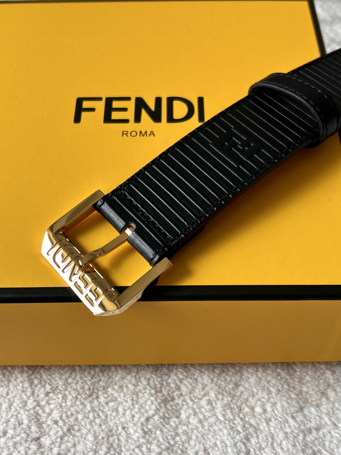 FENDI Edge Brand-Embossed Leather Belt（7C0469AG0R_F0GXN）