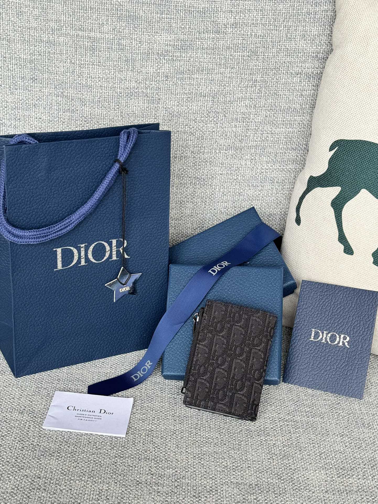 Dior Vertical Compact Card Holder（2ESBC319YSE-H05E）