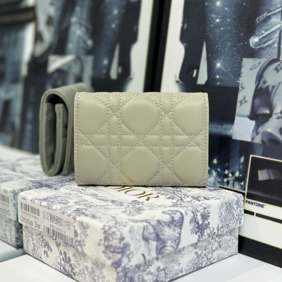 Dior Caro Cannage Bifold Coin Case in Black Leather（S5132UWHC-M900）
