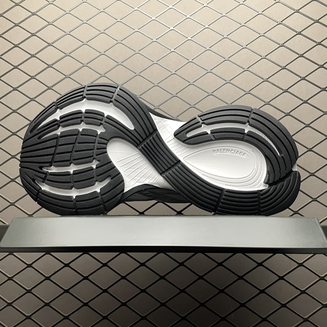 BALENCIAGA Circuit Sneaker "White/Silver"（793945WFLGY9100）