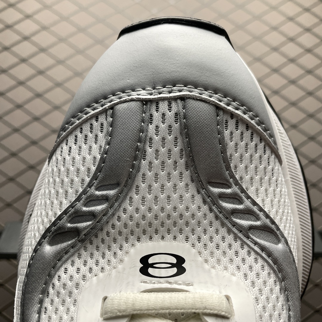 BALENCIAGA Circuit Sneaker "White/Silver"（793945WFLGY9100）