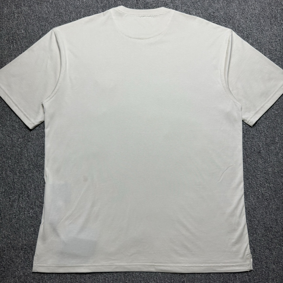 Prada T-shirt（UJN852-13CC-F0009-S-232）