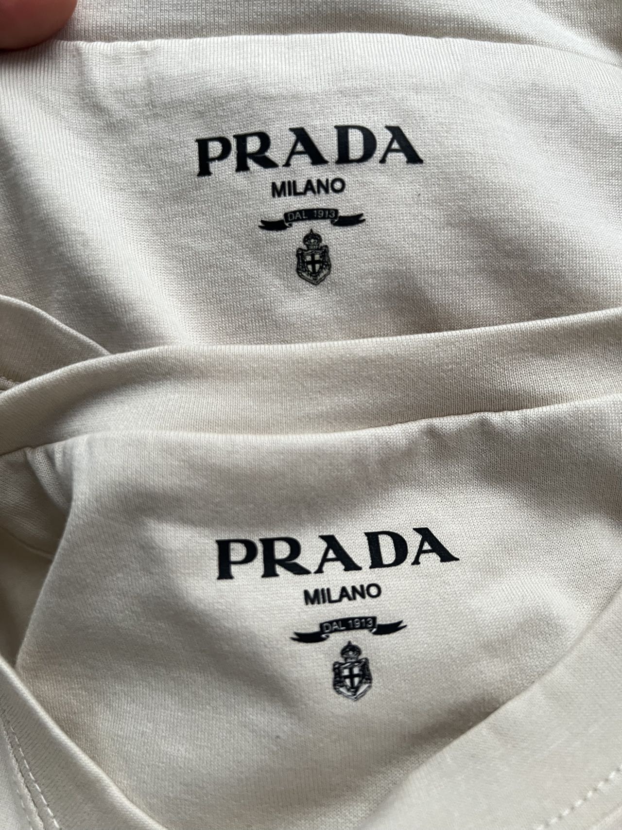 Prada T-shirt（UJN852-13CC-F0009-S-232）