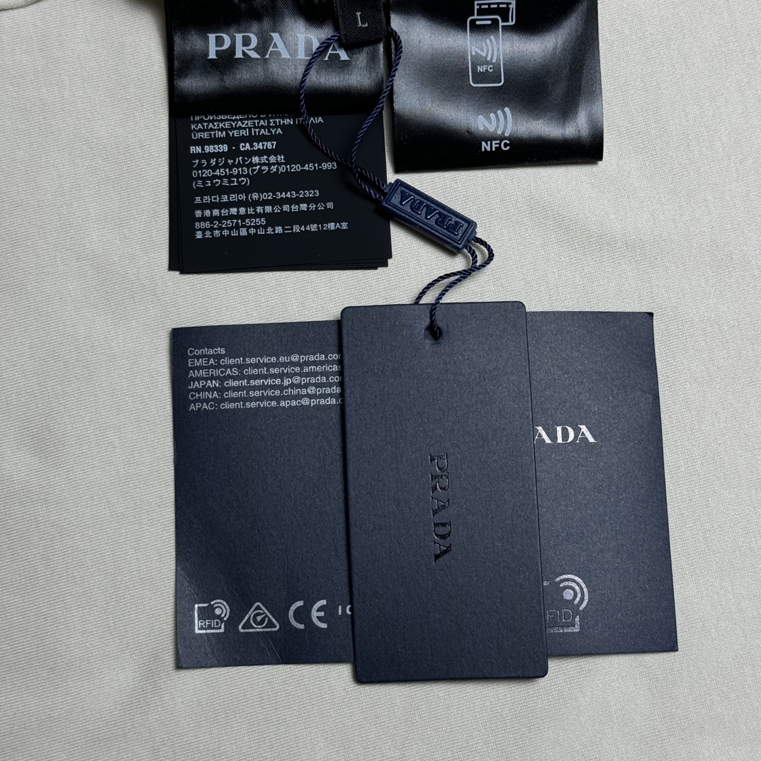 Prada T-shirt（UJN852-13CC-F0009-S-232）