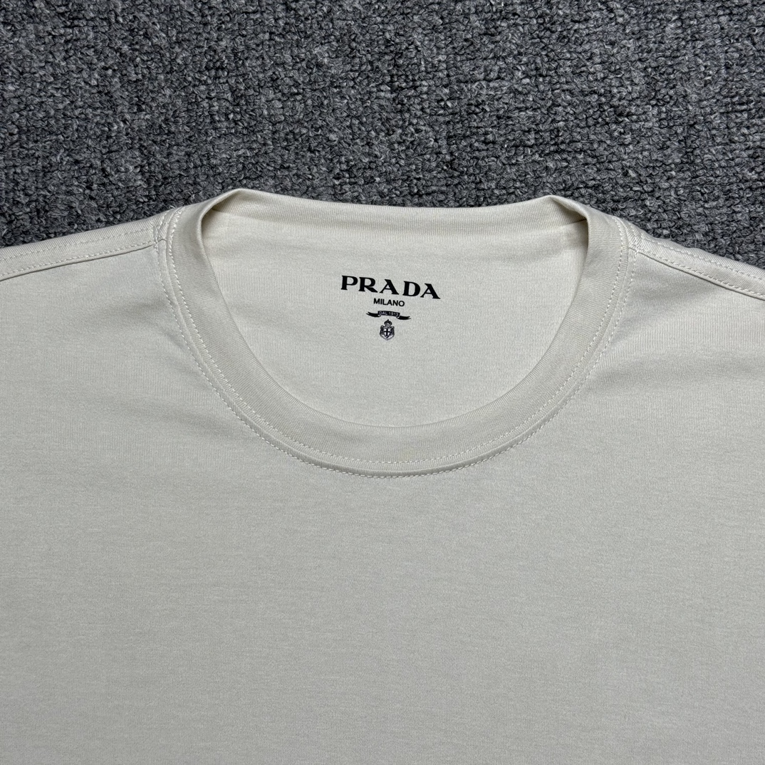 Prada T-shirt（UJN852-13CC-F0009-S-232）
