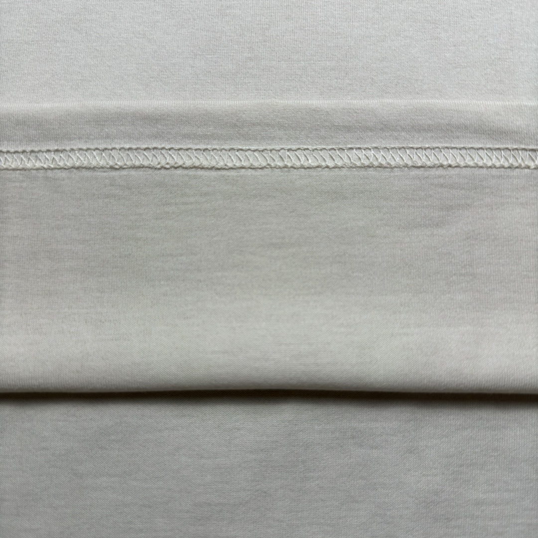 Prada T-shirt（UJN852-13CC-F0009-S-232）