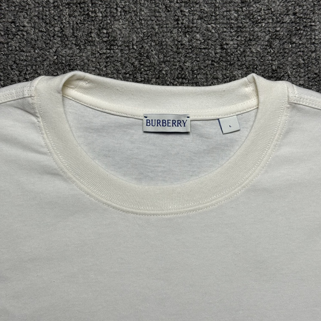 Burberry Cotton T-Shirt (80959281）