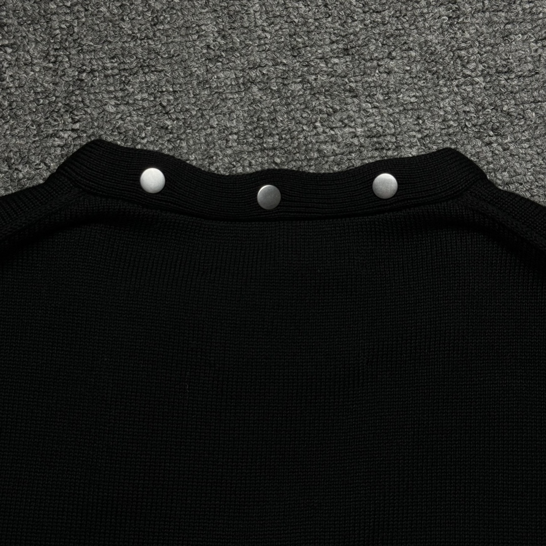 JIL Sander SS24 Detachable Collar Knitted T-shirt（J21GL0105J15428-001）