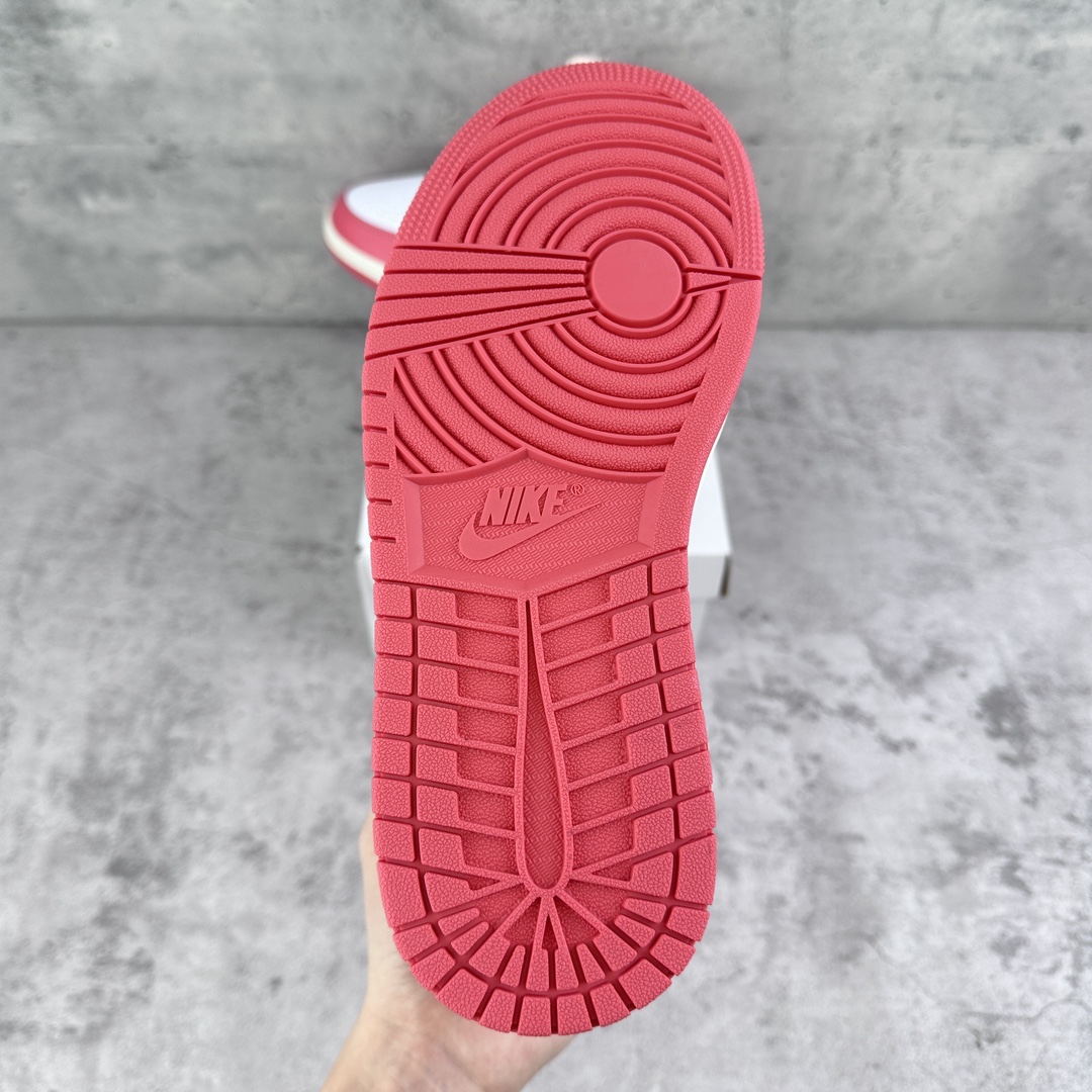 Nike Women's Air Jordan 1 Mid "Strawberries and Cream"（BQ6472-186）