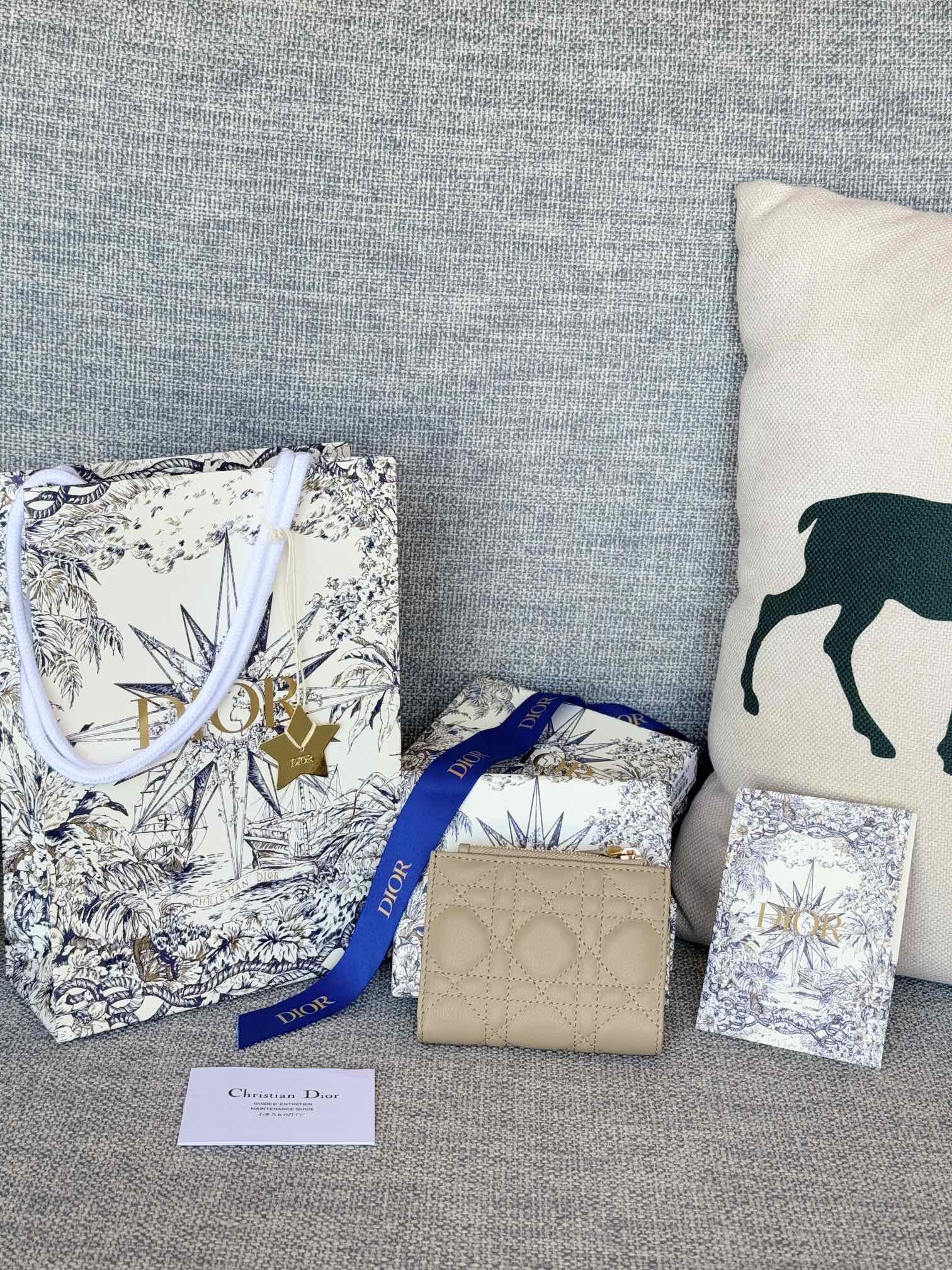 Dior 30 Montaigne Dahlia Wallet（S5173UWHC-M900）