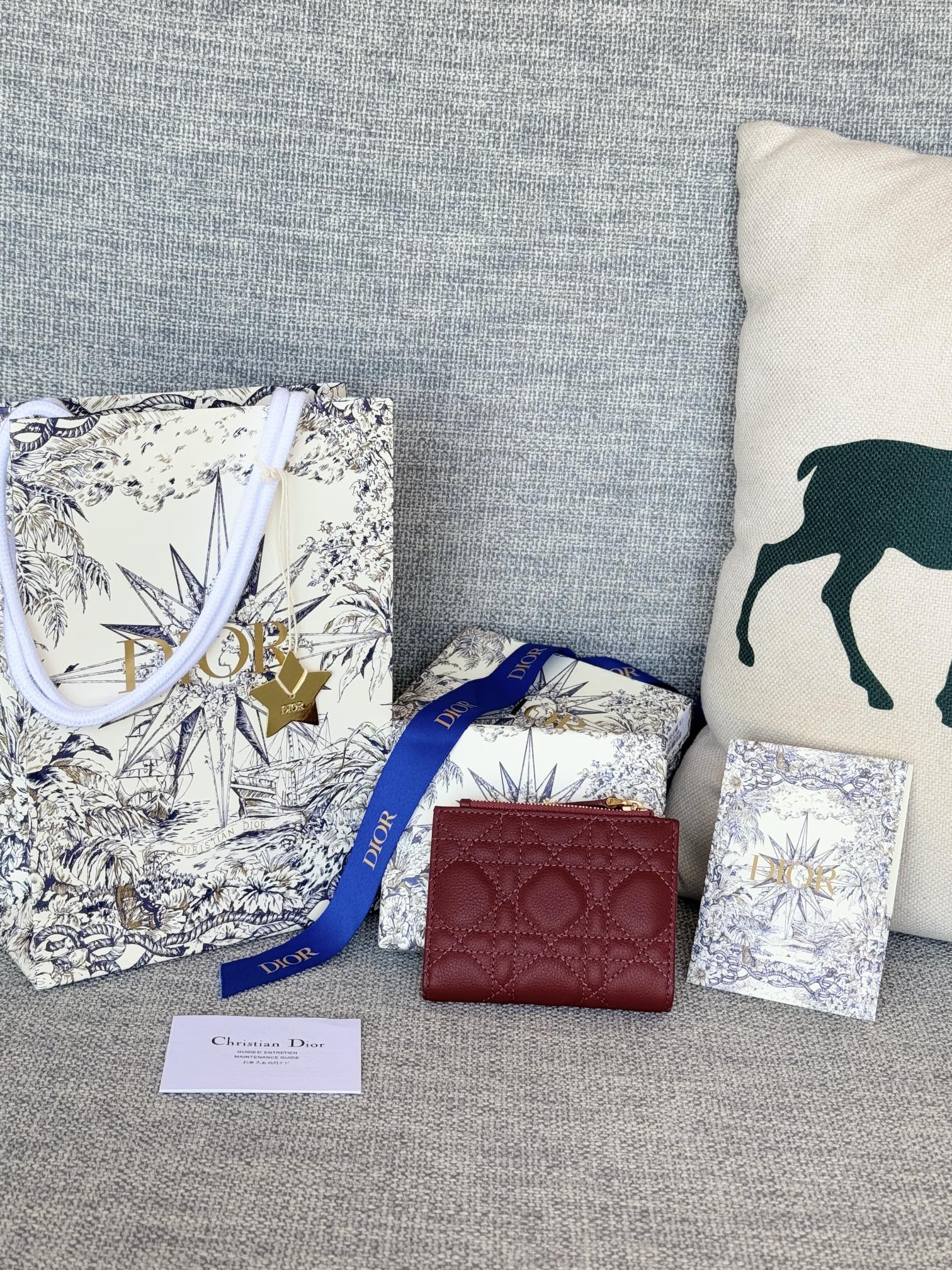 Dior 30 Montaigne Dahlia Wallet（S5173UWHC-M900）