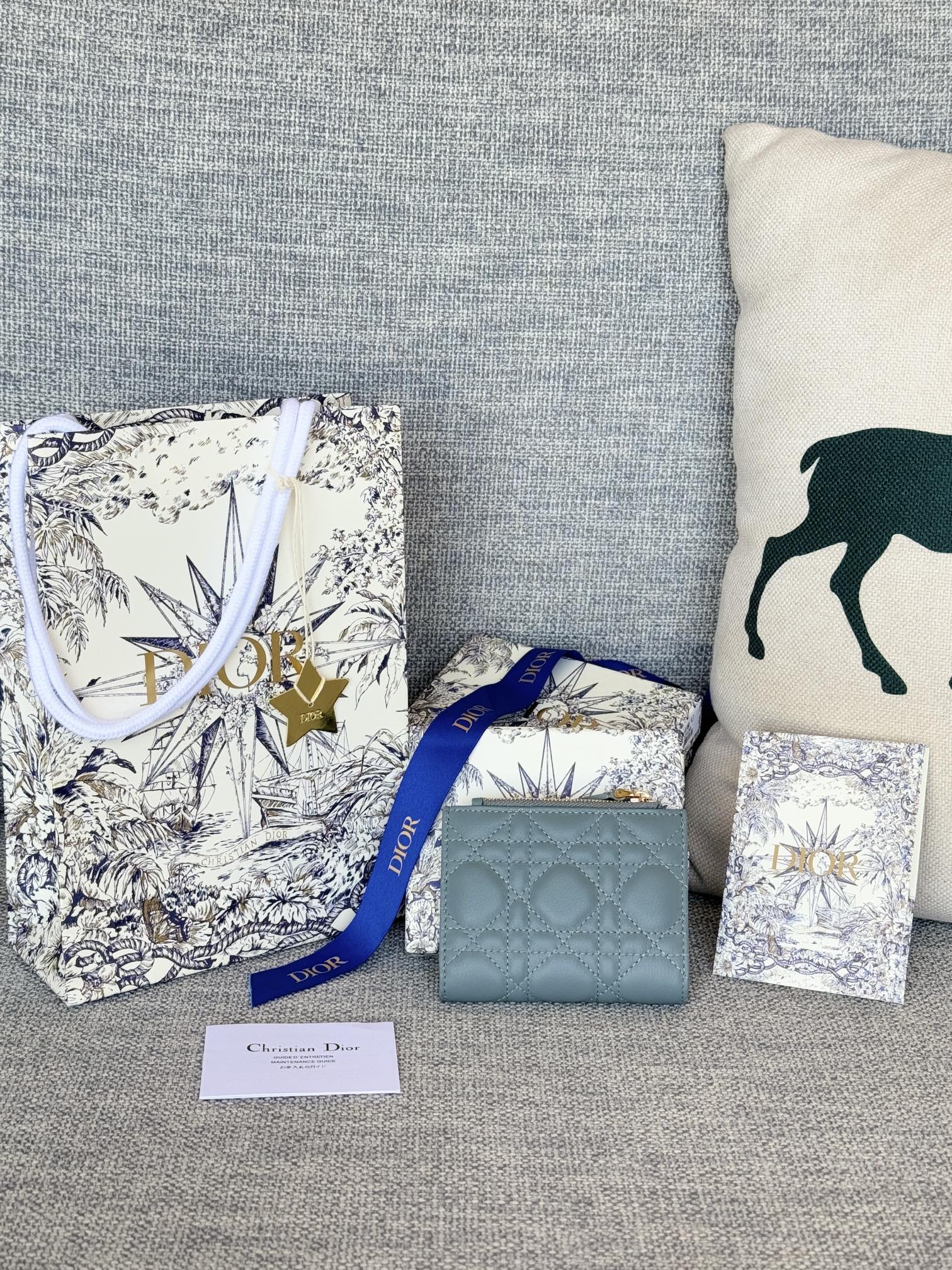 Dior 30 Montaigne Dahlia Wallet（S5173UWHC-M900）