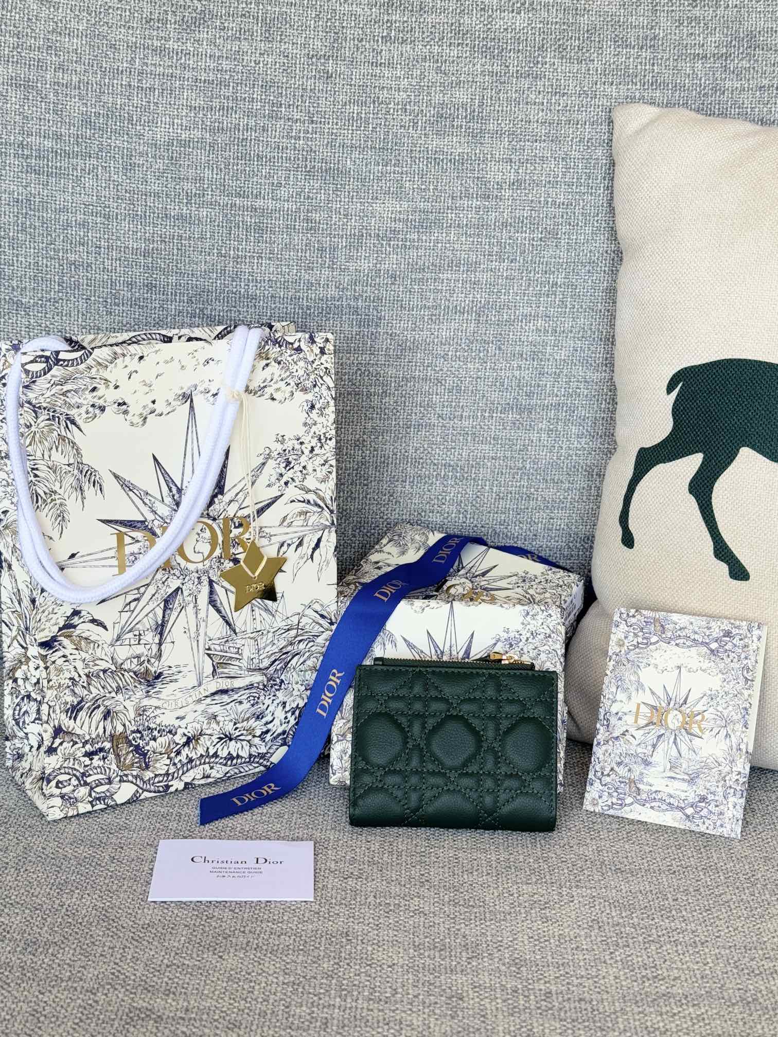 Dior 30 Montaigne Dahlia Wallet（S5173UWHC-M900）