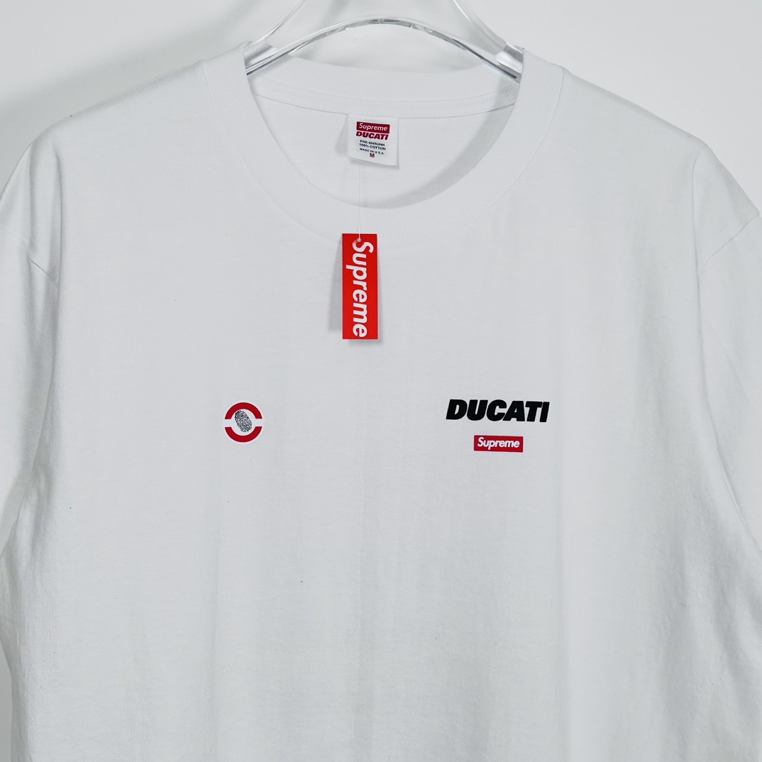 Supreme x Ducati Logos Tee "White"（SUP-SS24-328-1）