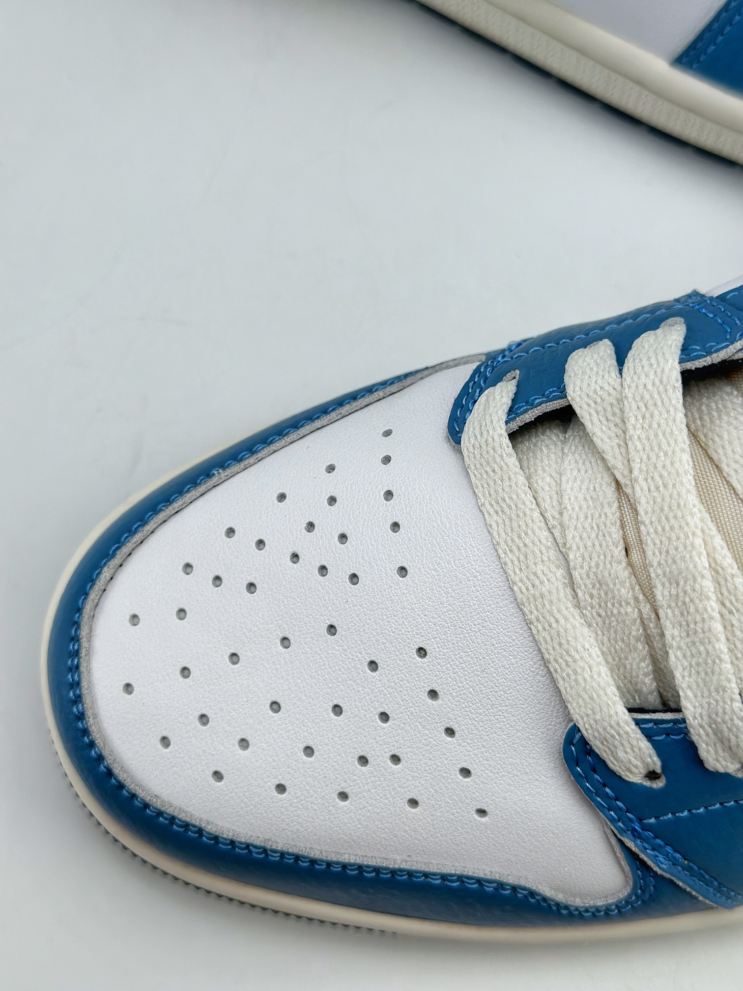 Nike Air Jordan 1 Low "White/Aegean Storm (HM3711-144)