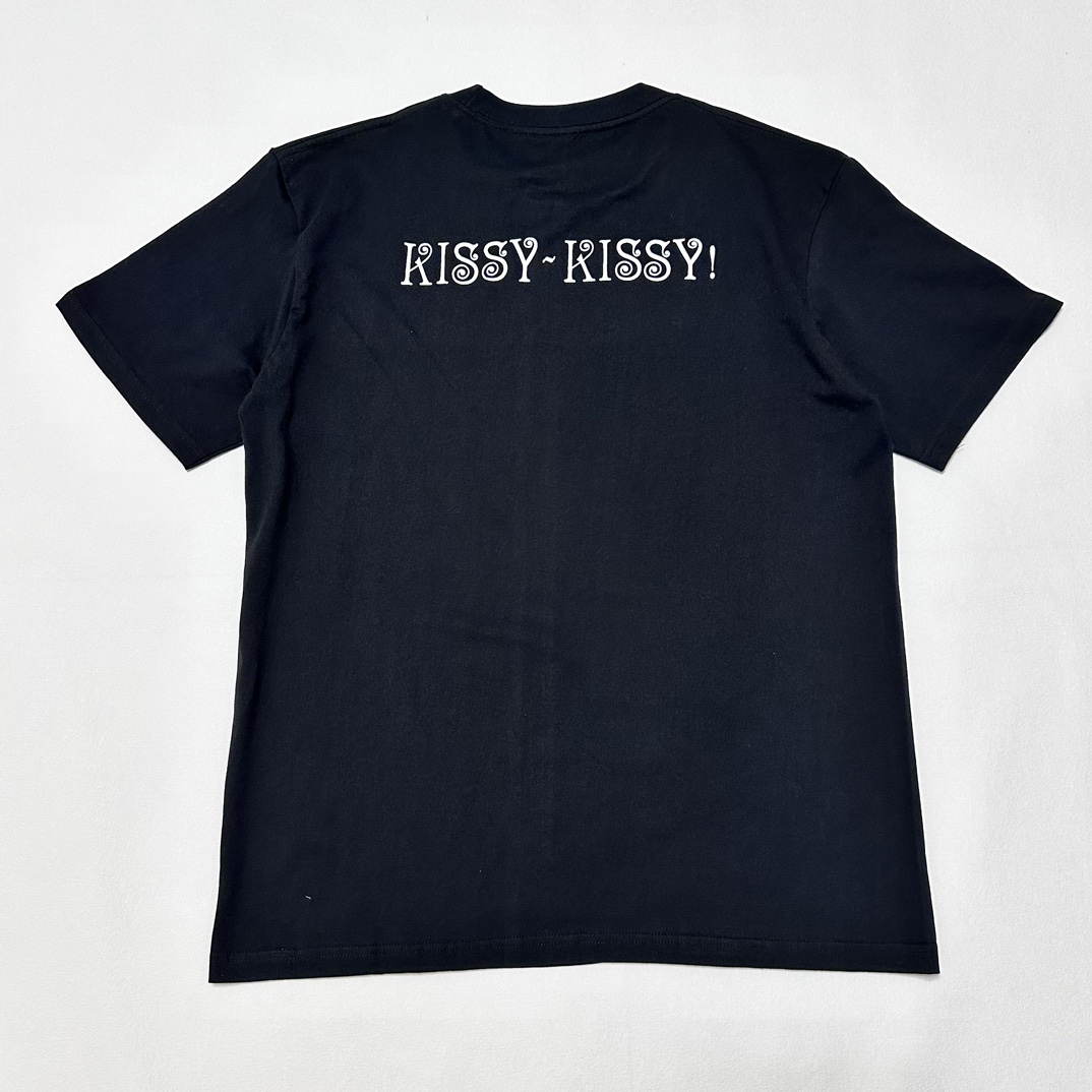 Supreme Miss Piggy Tee Navy（SUP-SS24-295）