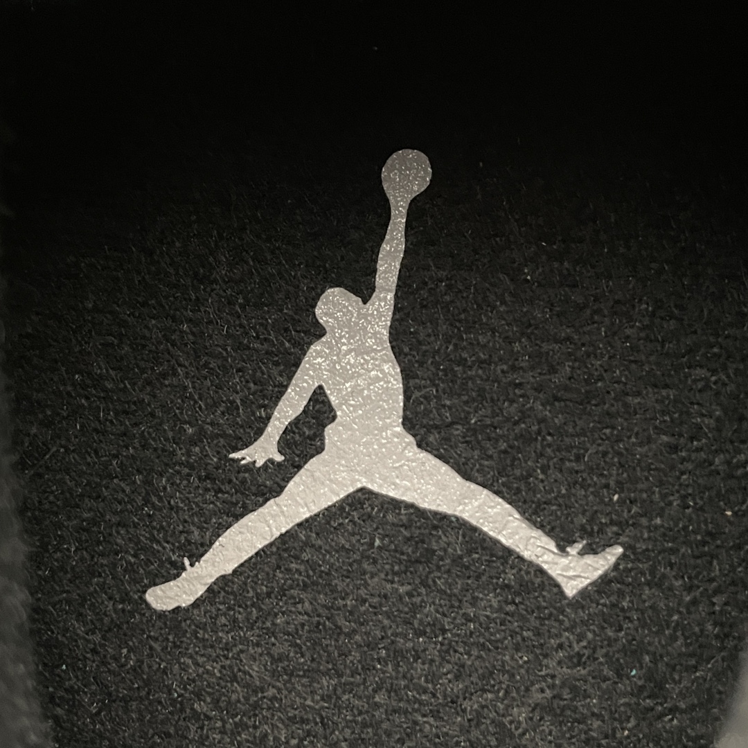 Nike Air Jordan 4 RM "Black/Light Bone/Dark Grey"（FQ7939-001）