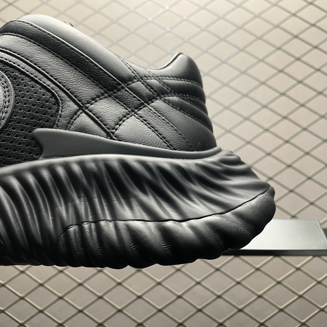 GUCCI | Men's Interlocking G sneaker（771471 AAC95 1000）