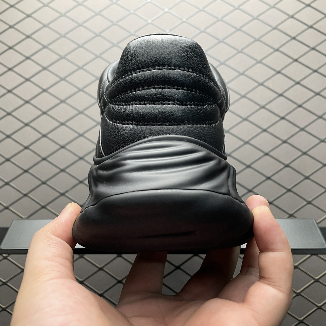 GUCCI | Men's Interlocking G sneaker（771471 AAC95 1000）