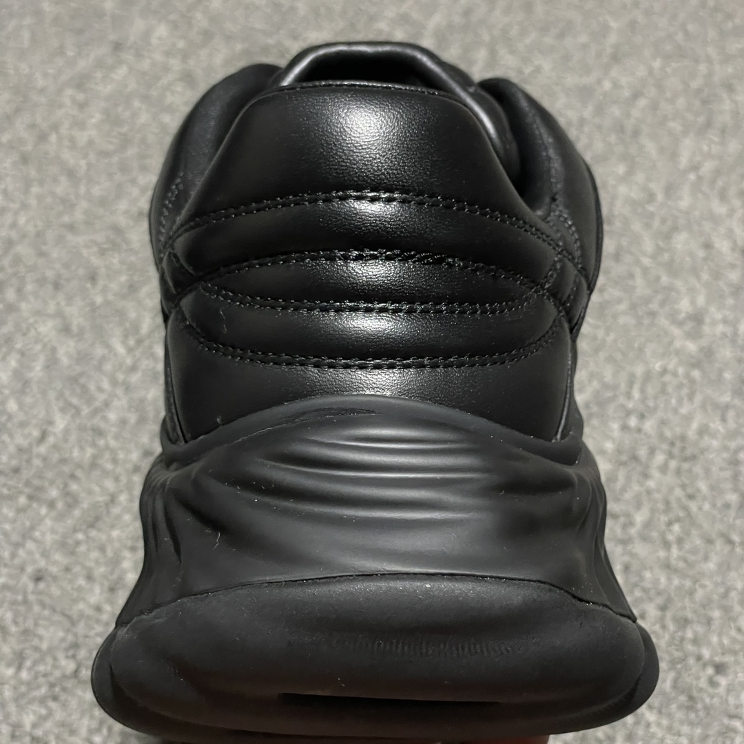 GUCCI | Men's Interlocking G sneaker（771471 AAC95 1000）