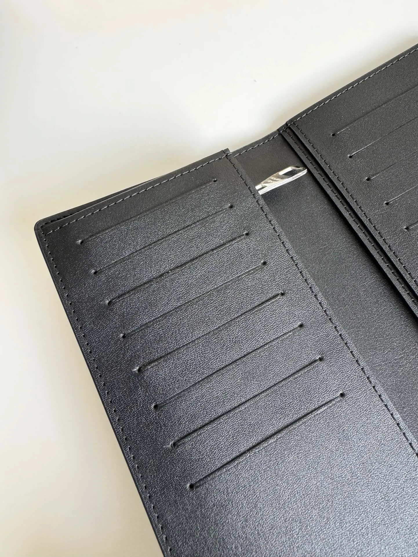 Louis Vuitton Portefeuille Brazza NM（M11546）